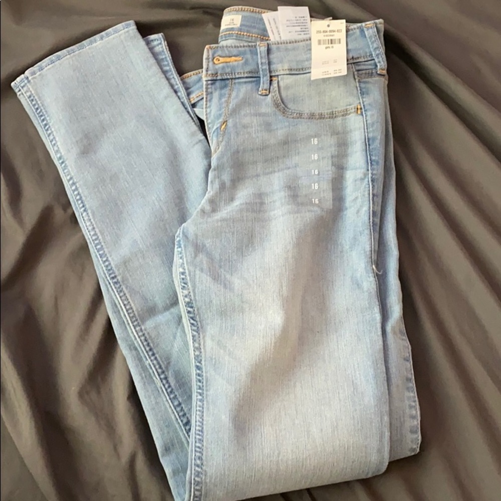 NEVER WORN Abercrombie Jeans💙